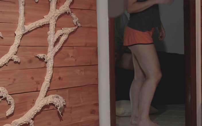 Branquinha De Leite: Hotwife schneller blowjob für nachbarin zu hause