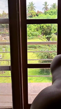 世界一の景色を眺めながら、美しく自然な女性とセックスするなんて、最高の瞬間を生きる冒険だ