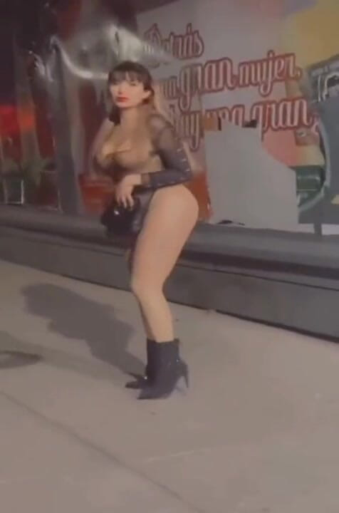 Barbietransxxxx: Trans in piedi per strada a tlalpan come una puttana