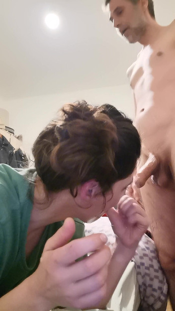 Akasha7: Er fickt gnadenlos meinen mund und meine muschi, pektakuläre kehlenfick!