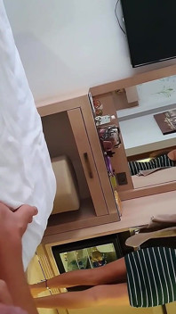 Hon vaknade för att bli knullad i munnen - het brunett tonåring 18 år redo att ge hardcore avsugning i POV