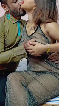 Bhaiya nu a fost acasă, așa că am jucat cu bhabhi