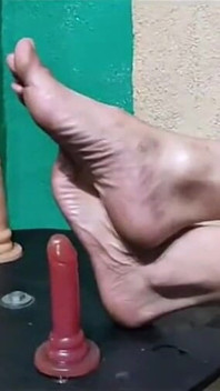 Yalınayak Cadı Dildo 2