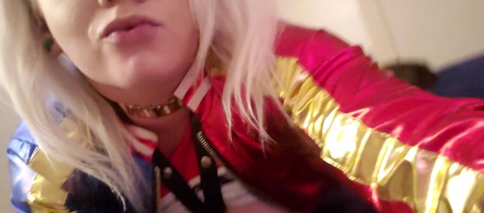 Bustyvlonder: Le clip in mostra di harley quinn