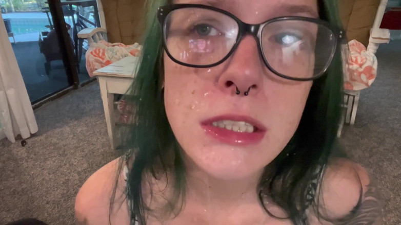 Missellie8: Nut Hungry Slut