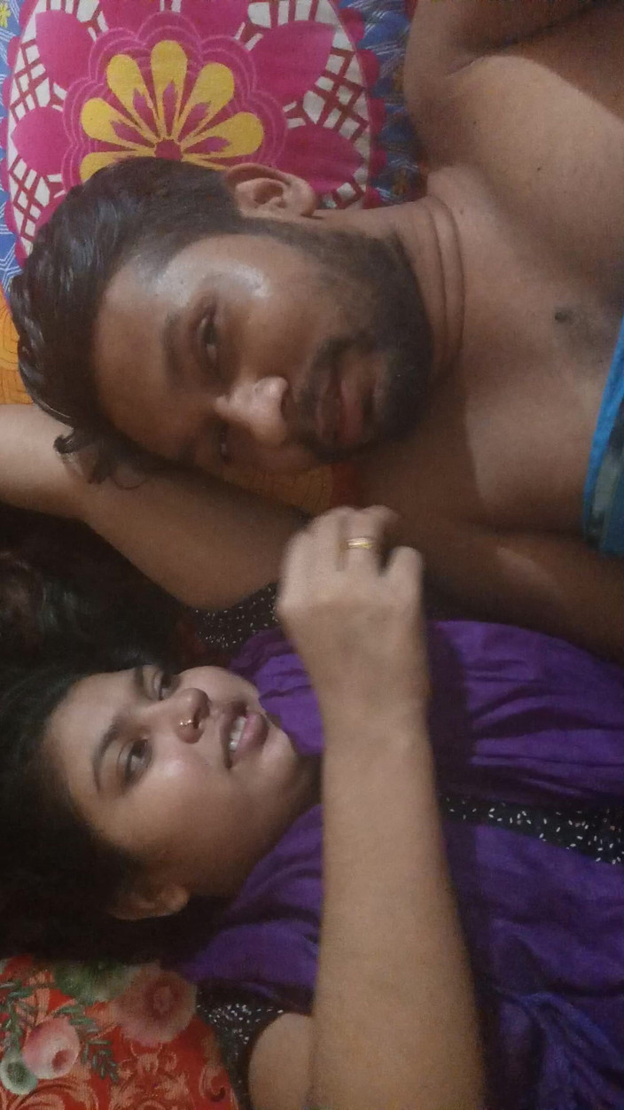 Desi video bd: Une femme musulmane excitée séduit son mari dans une vidéo...