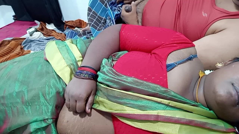 Veni: 继母和继子睡一张床，然后舔阴和硬操热惊人的