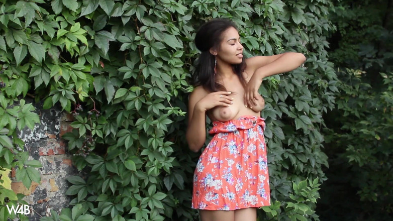 Watch4beauty: Exotic Babe