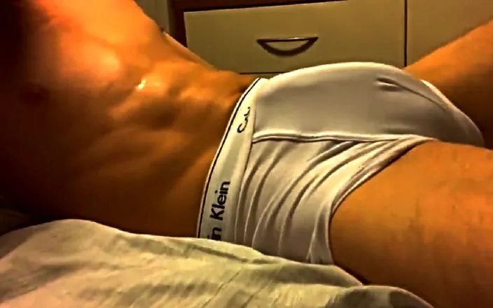Franchesco Virgolini: Hot Guy Cums Over Slim Body