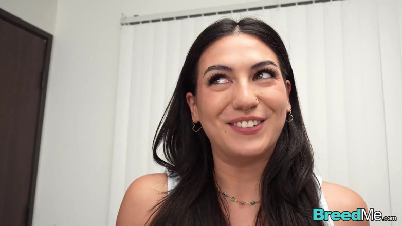 BreedMe: Megan mistakes suka muncrat banyak banget dan crot di dalam