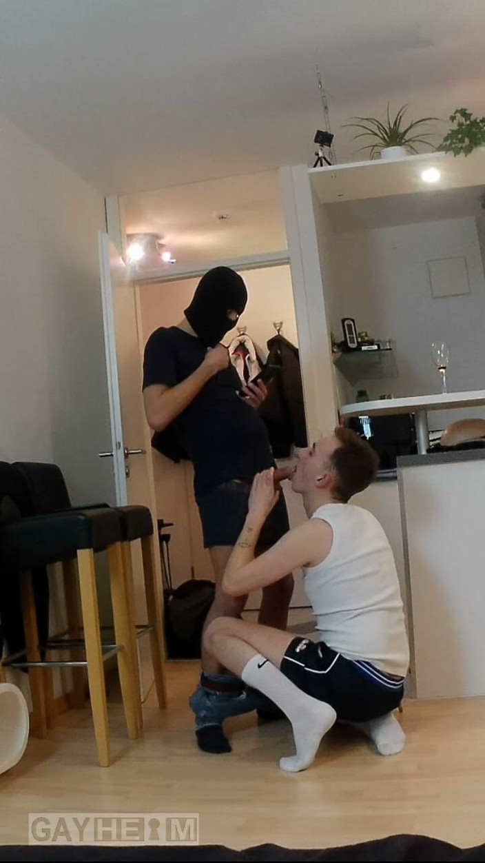 GAYheim: Anon Hookup - Squeezed in Between Shoots Literally