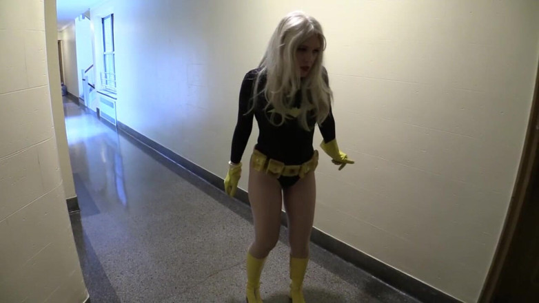 Evangelines Fetish: Batgirl Vampirle Tanışıyor