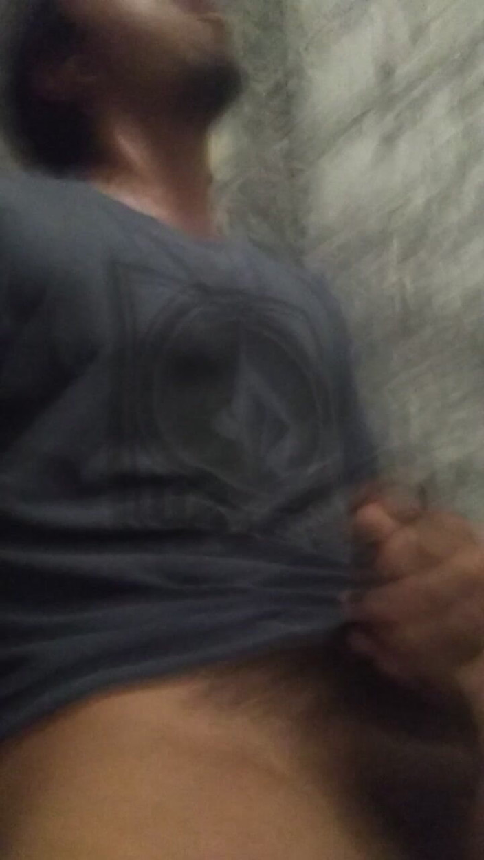 AlexAlejandro13: 你认为我的鸡巴测量多少