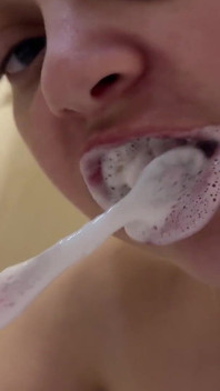 Fétiche Pour Le Brossage Des Dents