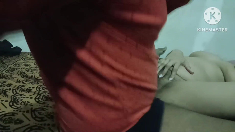 Meena aur James: Manžel a manželka mají romantický sex v ložnici