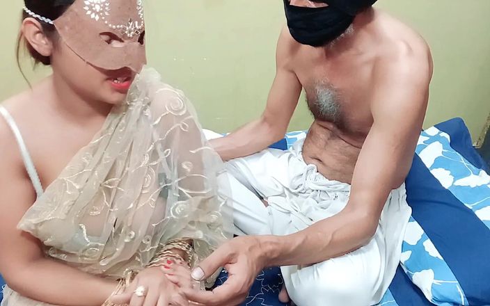 HotQueenPk: Beni çıplak ve ateşli yaptı ve kalın yarağını ağzıma soktu Hintli