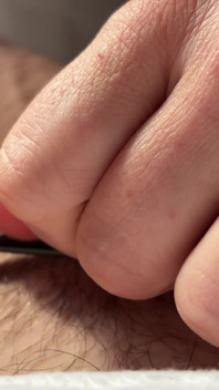 Onvoorwaardelijk vertrouwen. Mijn vrouw snijdt en scheert mijn penis. Kun je je vrouw zo vertrouwen?