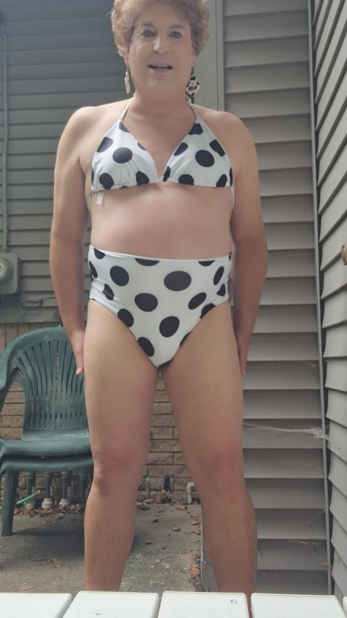 Victoria Lecherri: Оголення та змащене маслом на вулиці!