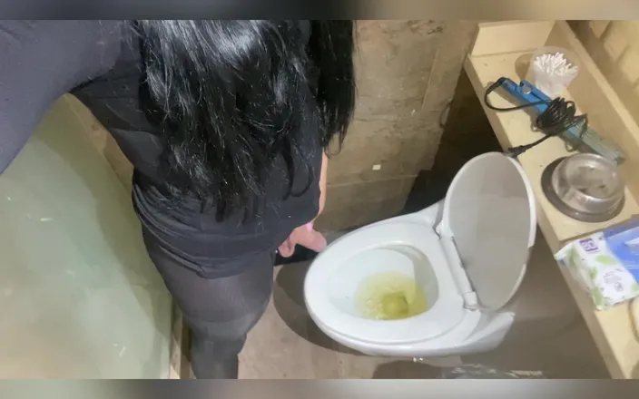 JessieRoss: Pack: Full Piss 1