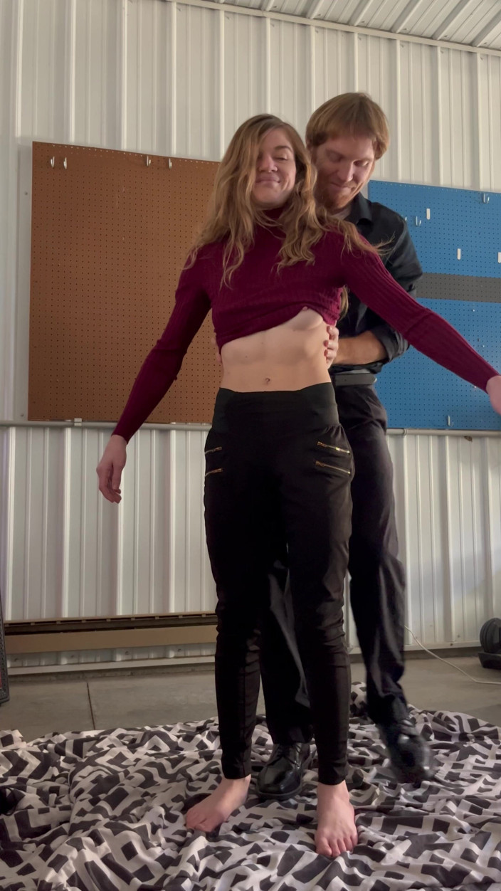 EvaSummers: Fingerprinting dan fingering - adegan 2 strip search