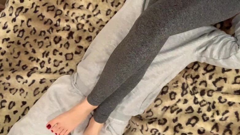 Petite Princesses Femdom: LifeStyle femdom - Amateur home female domination (facesitting in leggings, trampling, spitting)...