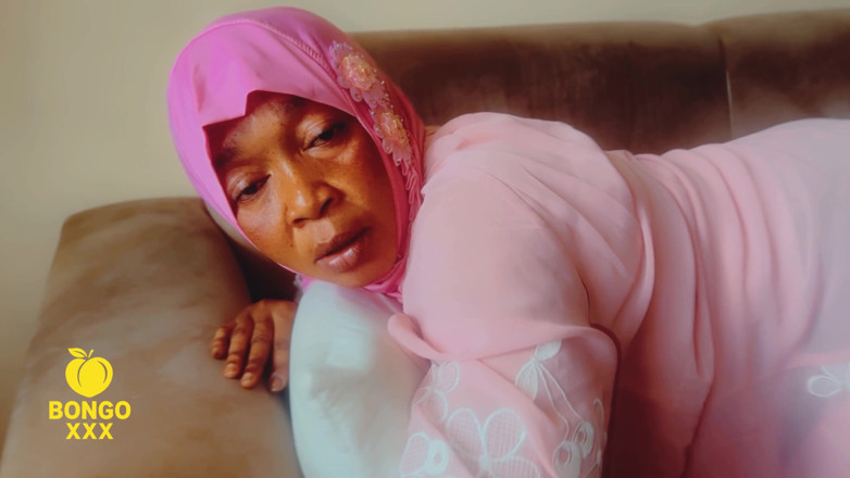 BongoXXX: Frumoasă matură sexy britanică cu hijab se poate descurca cu...