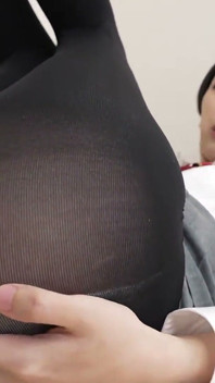그녀는 내 살을 발견 - 내 검은 스타킹과 팬티가 당신을 열심히 얻을 것인가? - 1부