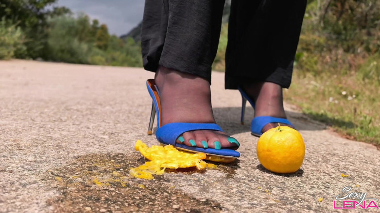 Goddess Lena: Crushing in Heels