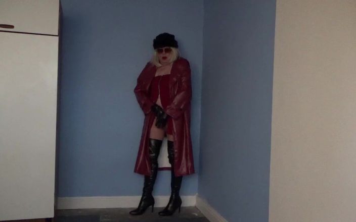 Leather Kirsten: Гра в шкірі