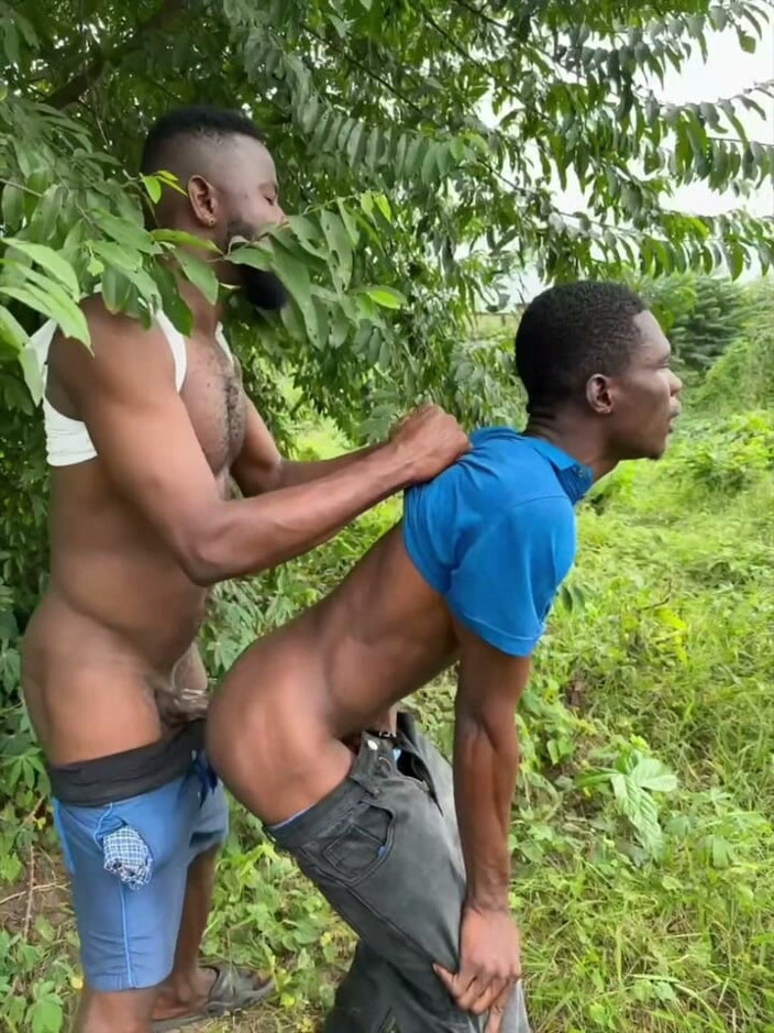 Darkskin_guy: Грубо обработал мой отчим