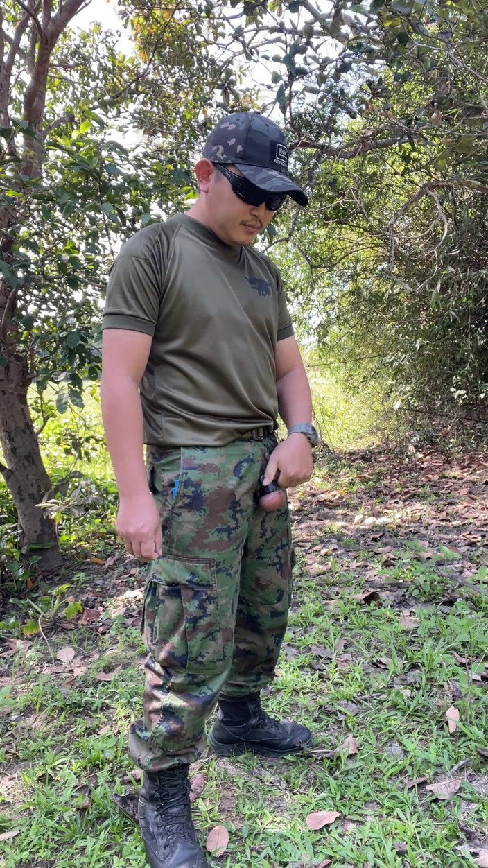 Hiroshi_cr: Geiler Solider thai wichst und kommt bei der arbeit