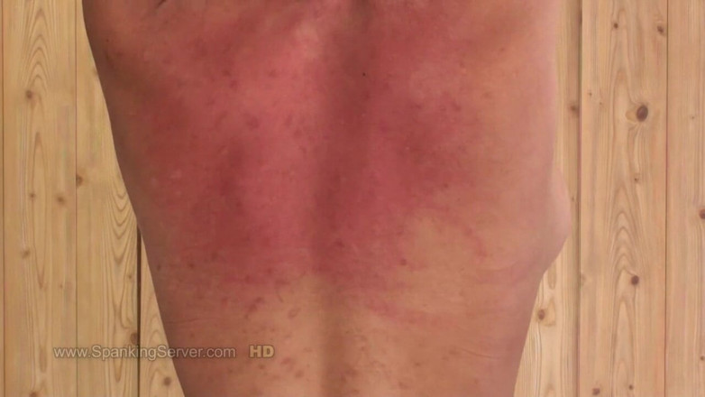 Spanking Server: Vinnie bare back whip