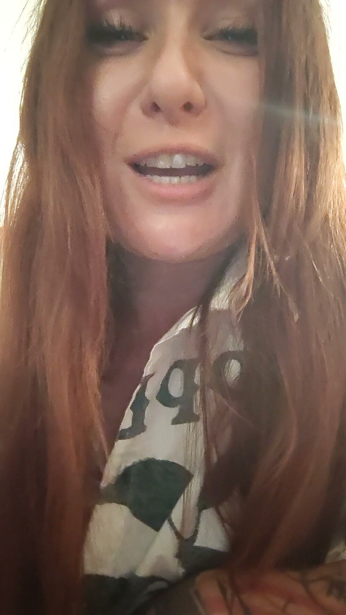REELL - The cute Girl next door _ FemDom Reality: Vsadím se, že v téhle hloupé pozici se neuděláš :D