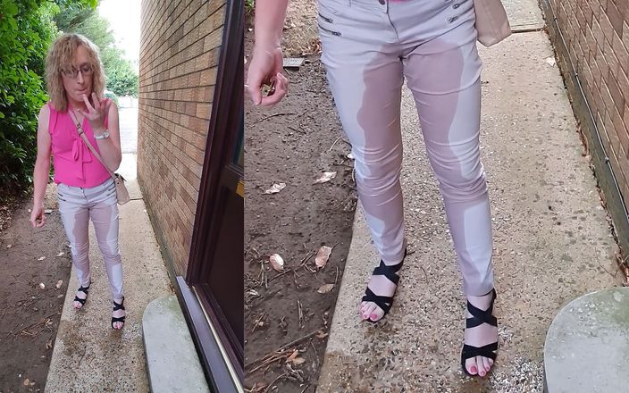 Kinky Essex: Madura mijando nas minhas calças na porta
