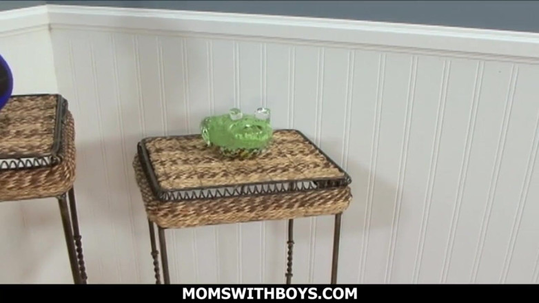Moms With Boys: Cycata blond mama Rhyse Richards podniosła się i zerżnęła
