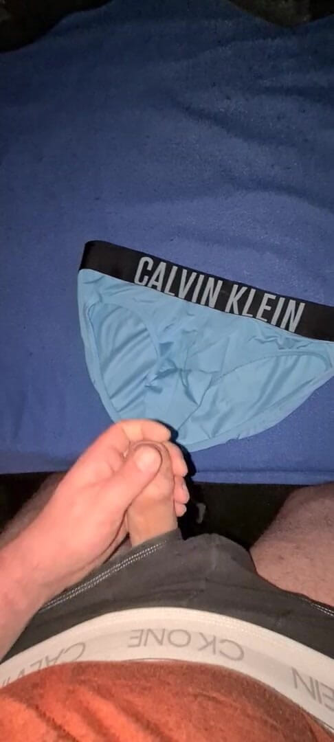 CumShorts: Pancutan dalam seluar dalam 2