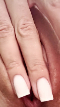 Solo Masturbation in the Shower, Close-up