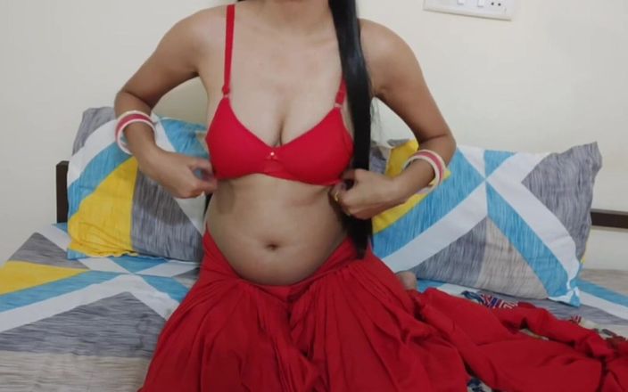 Saara Bhabhi: Mostrando minha bunda grande em lingerie vermelha