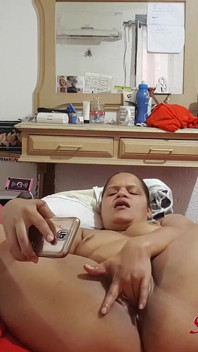 Paty Bumbum Masturbating and Cumming on Video Call