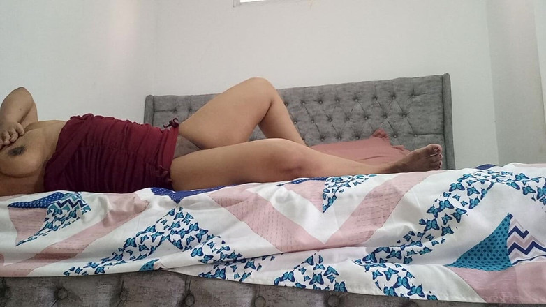 PATY PATY: Ich komme!! Ich komme! Stiefmutter masturbiert allein in ihrem zimmer