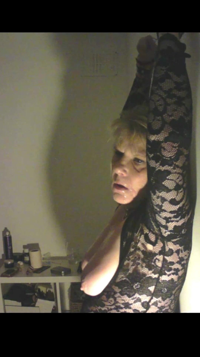 Milf-T: Il éjacule dans ma bouche ouverte