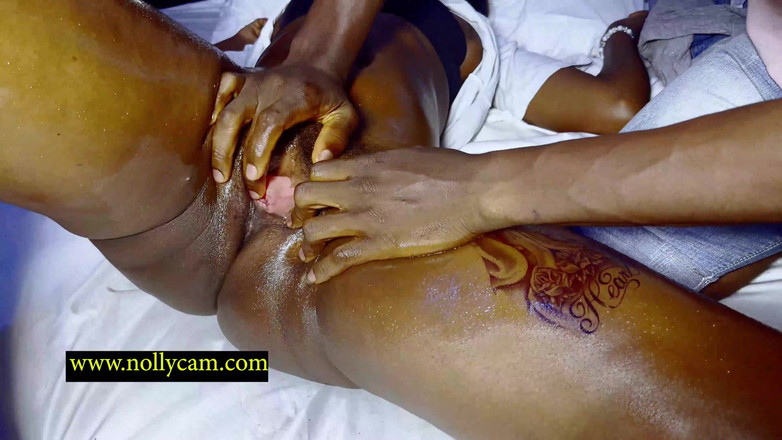 NOLLYCAM AFRICA: Ella vino para un masaje de coño y recibió una...