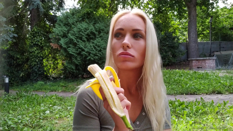 Immoral Live: Stiefzus neemt de maagdelijkheid van haar stiefbroer