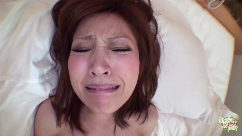 Magic Asian Pussy: Dia ingin menyembuhkan jiwanya dengan mengendarainya dan mandi.