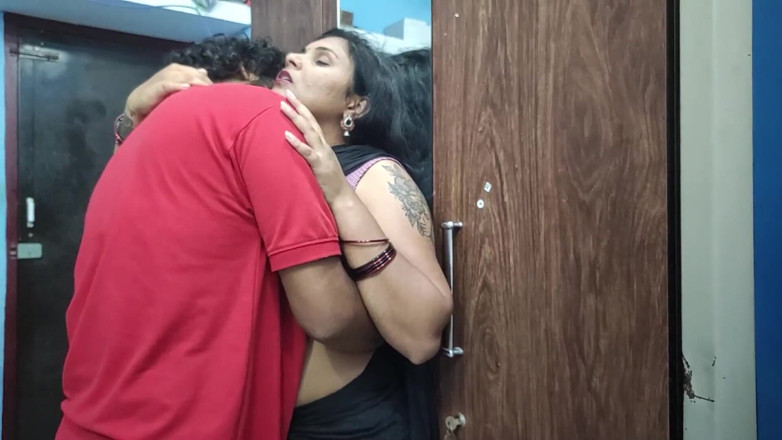 Vaigavarun45: Sexo con mi amiga india caliente en medio sari