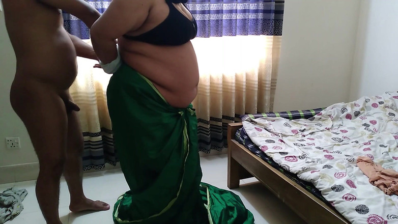 Aria Mia: Desi Moti Gand Wali Saas Ko Damad Ne Hat Bandkar...