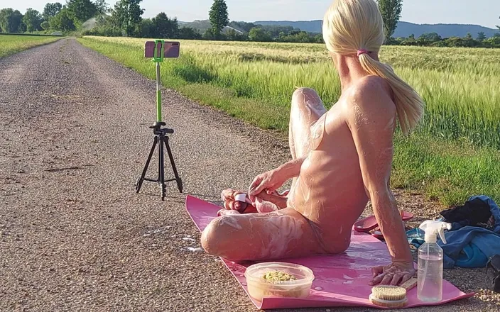 sweetfeet29: Real Exhibition - Shower and Orgasm in Public, Cant Believe This