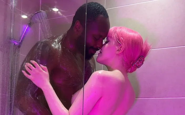 AxelReigns: Tempo doccia sensuale | Evie Rees e Axel regnano