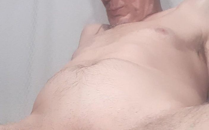 Big uncut hard cock: Büyük yumuşak bir penis, ama iki çok büyük taşakla çok büyük dans...