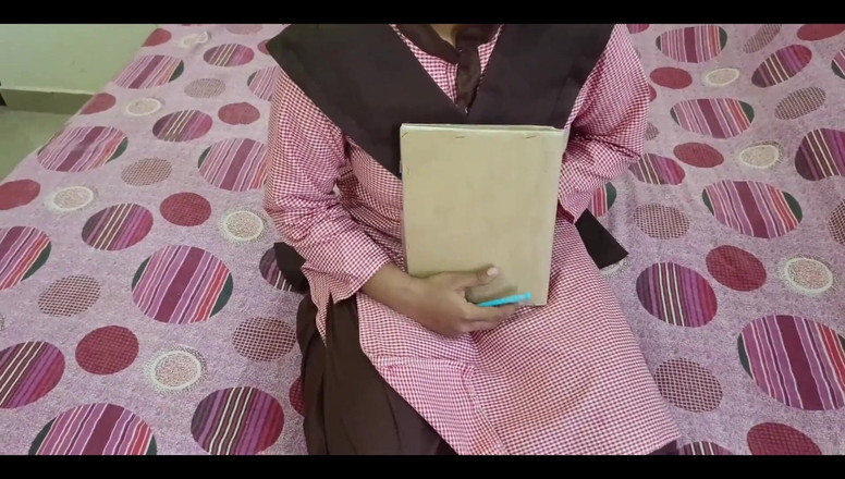 YOURAMRITA04: Desi College-studentin fickte in College-uniform mit dem lehrer zur cochingzeit 